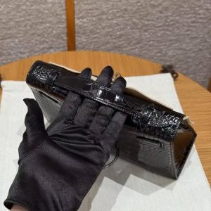Hermes Kelly Pochette Handmade In Alligator Leather from Mississippi Gold Hardware 89 Noir - Image 5