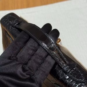 Hermes Kelly Pochette Handmade In Alligator Leather from Mississippi Gold Hardware 89 Noir - Image 4