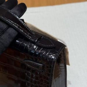 Hermes Kelly Pochette Handmade In Alligator Leather from Mississippi Gold Hardware 89 Noir - Image 3