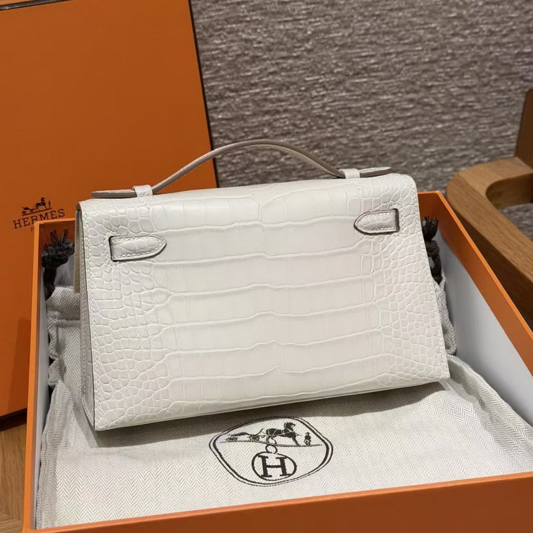 Hermes Kelly Pochette Handmade In Alligator Leather from Mississippi Gold Hardware 8L Beton - Image 2