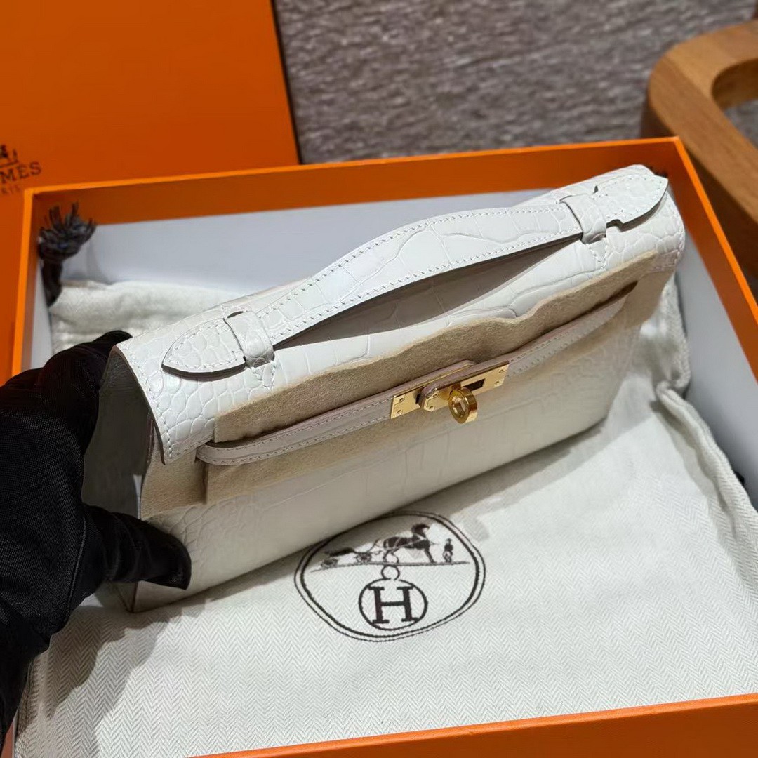 Hermes Kelly Pochette Handmade In Alligator Leather from Mississippi Gold Hardware 8L Beton - Image 14