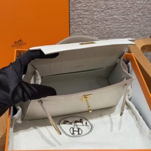 Hermes Kelly Pochette Handmade In Alligator Leather from Mississippi Gold Hardware 8L Beton - Image 12