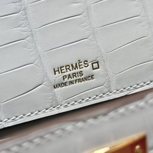 Hermes Kelly Pochette Handmade In Alligator Leather from Mississippi Gold Hardware 8L Beton - Image 11