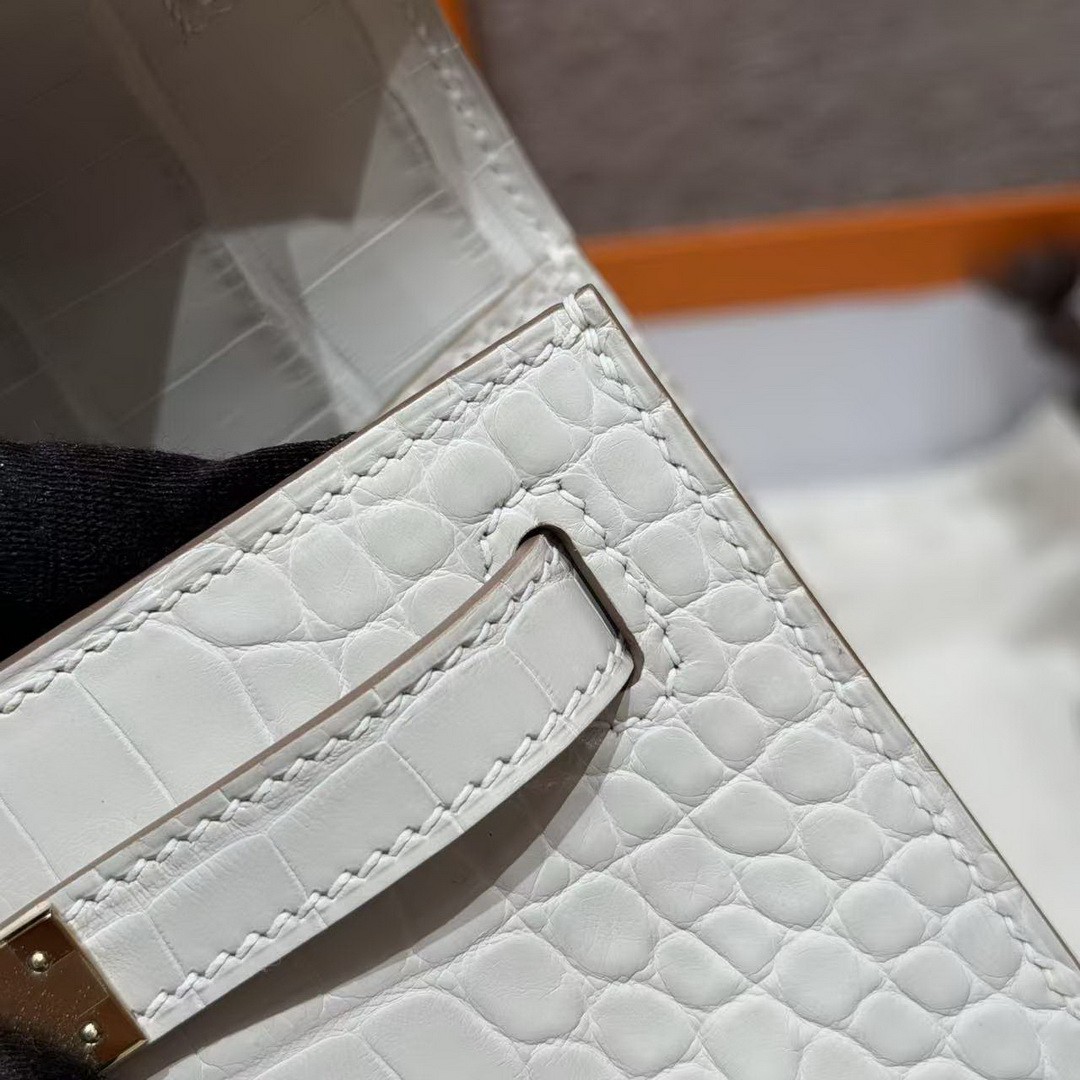 Hermes Kelly Pochette Handmade In Alligator Leather from Mississippi Gold Hardware 8L Beton - Image 4