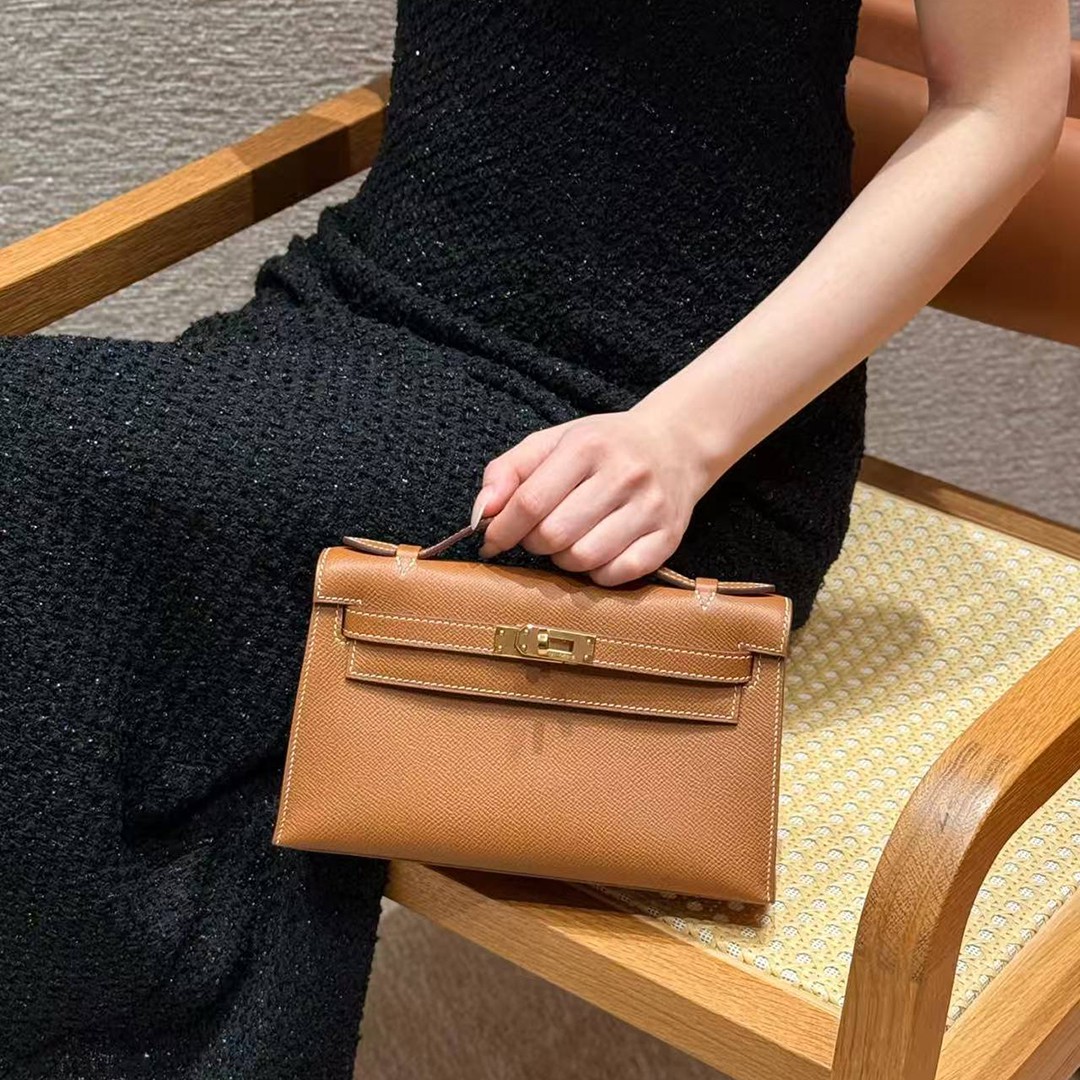 Hermes Kelly Pochette Handmade In Epsom Calfskin Leather Gold Hardware 37 Gold - Image 4