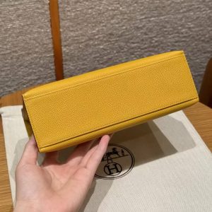 Hermes Kelly Pochette Handmade In Epsom Calfskin Leather Gold Hardware 9D Jaune Amber - Image 16
