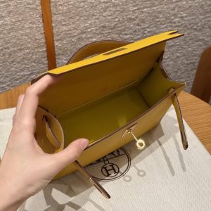 Hermes Kelly Pochette Handmade In Epsom Calfskin Leather Gold Hardware 9D Jaune Amber - Image 11