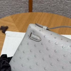 Hermes Kelly Pochette Handmade In KK Ostrich Leather from South Africa Silver Hardware 80 Girs Perle - Image 17