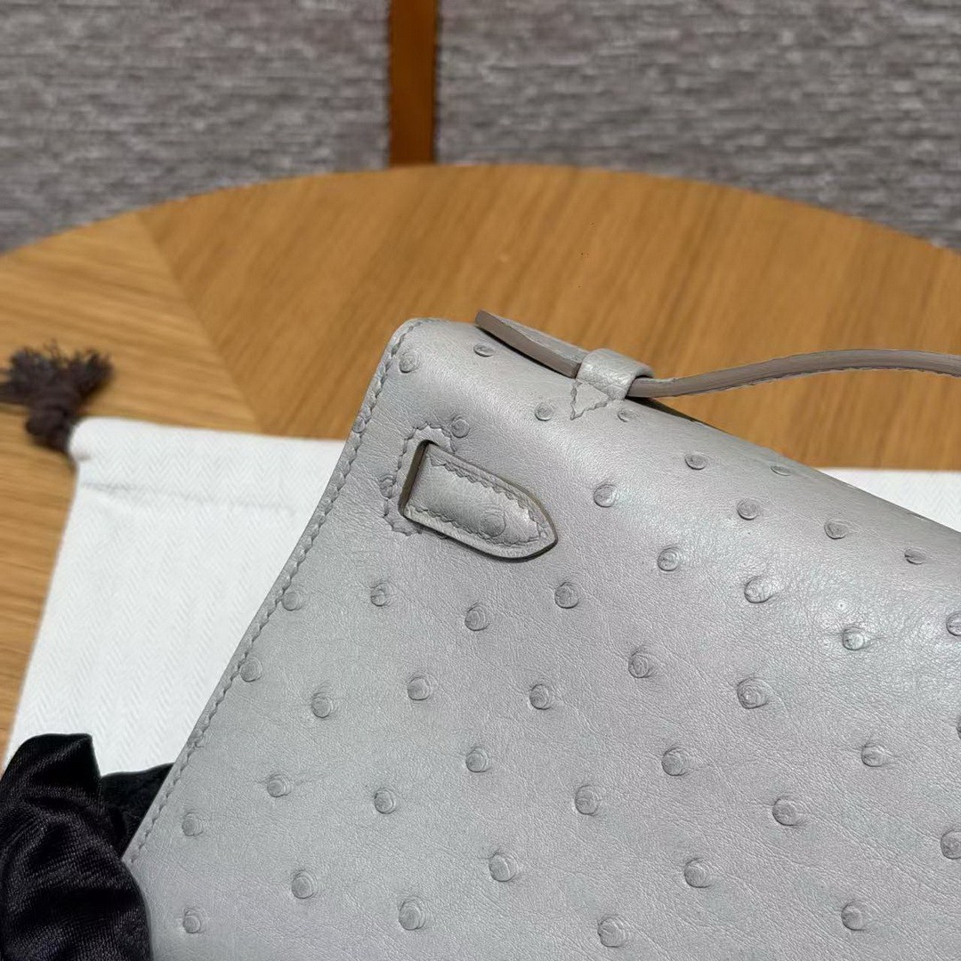 Hermes Kelly Pochette Handmade In KK Ostrich Leather from South Africa Silver Hardware 80 Girs Perle - Image 17