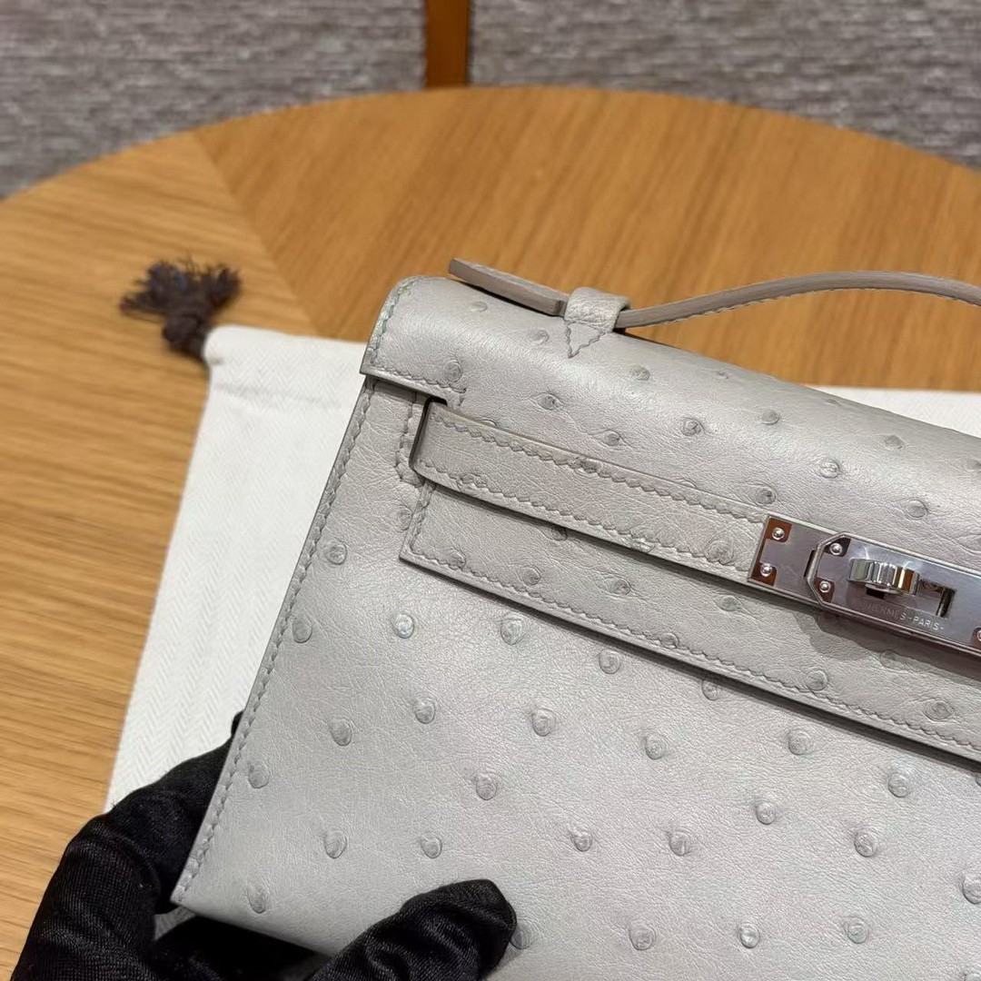 Hermes Kelly Pochette Handmade In KK Ostrich Leather from South Africa Silver Hardware 80 Girs Perle - Image 5