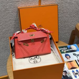 Hermes Kelly Pochette Handmade In Lizard Leather from South Africa Gold Hardware 51 Rouge Exotique - Image 13