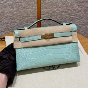 Hermes Kelly Pochette Handmade In Matte Alligator Leather Gold Hardware 0W Girs Neve