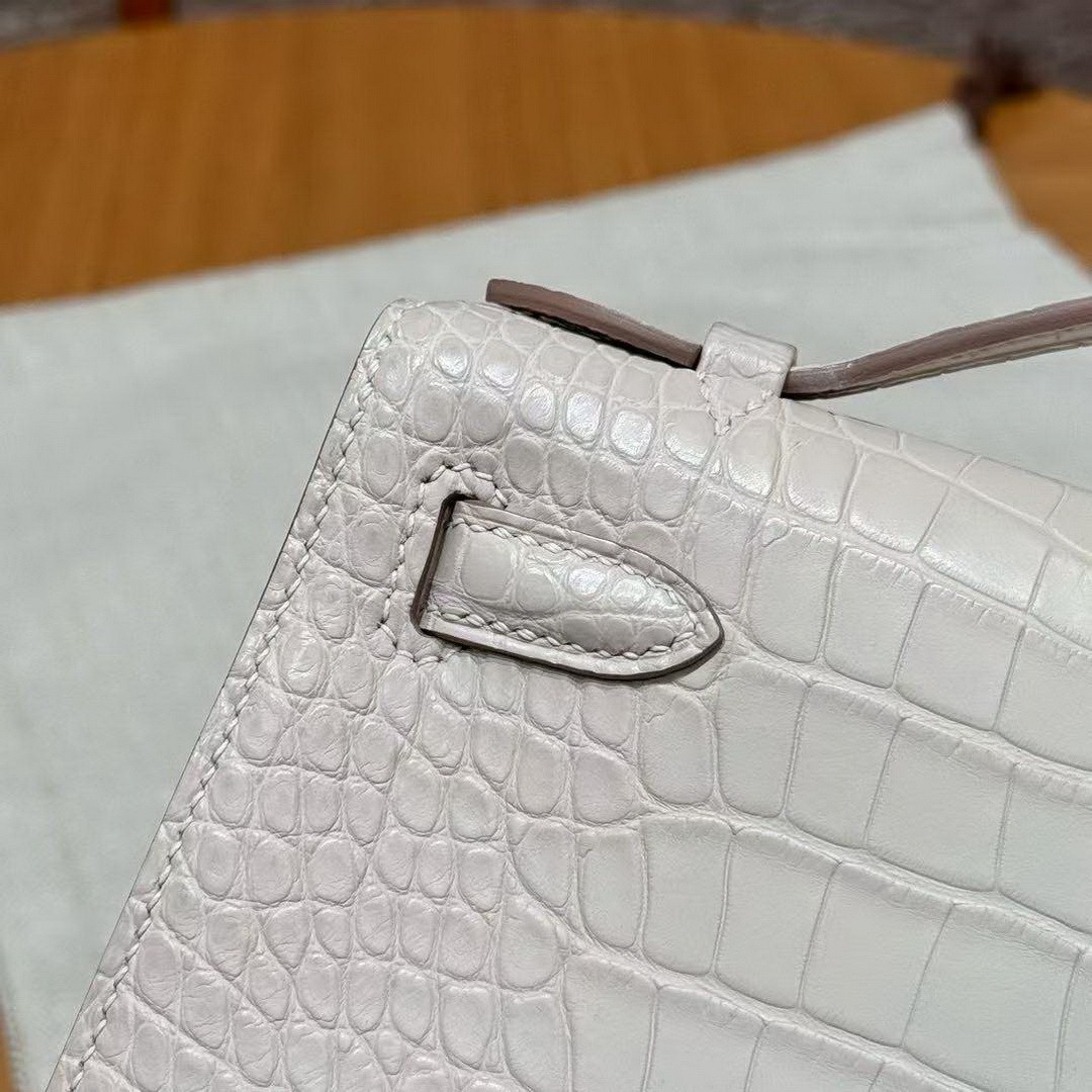 Hermes Kelly Pochette Handmade In Matte Alligator Leather Silver Hardware 10 Craie - Image 8