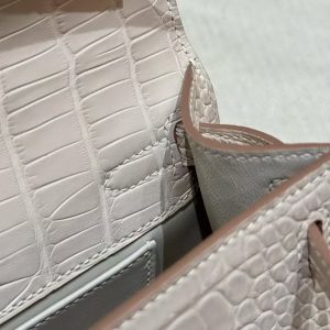 Hermes Kelly Pochette Handmade In Matte Alligator Leather Silver Hardware 10 Craie - Image 4