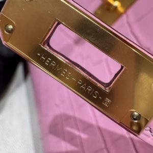 Hermes Kelly Pochette Handmade In Porosus Crocodile Leather from South Africa Gold Hardware 5P Pink - Image 14