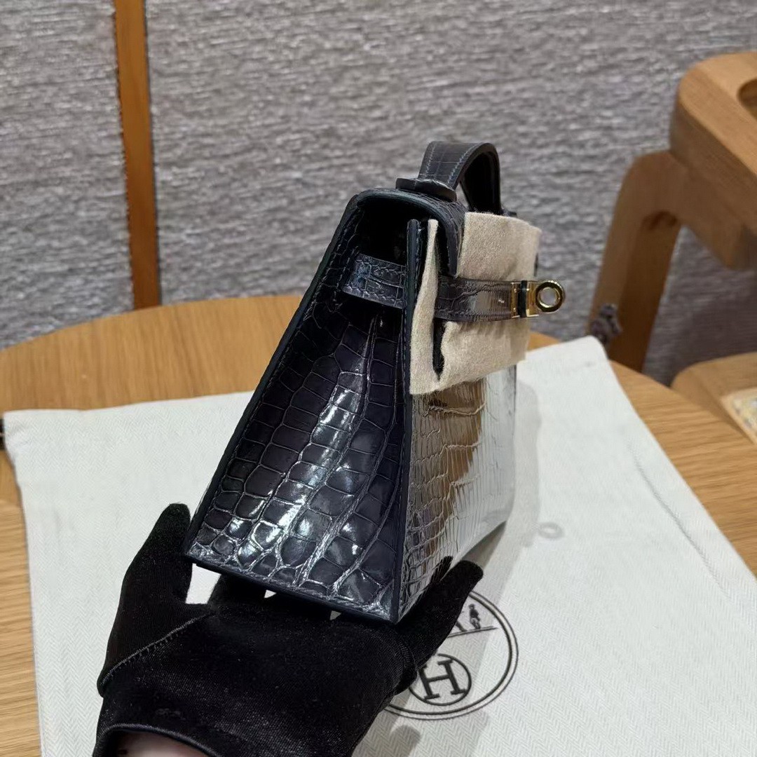 Hermes Kelly Pochette Handmade In Porosus Crocodile Leather from South Africa Gold Hardware 88 Graphite - Image 21