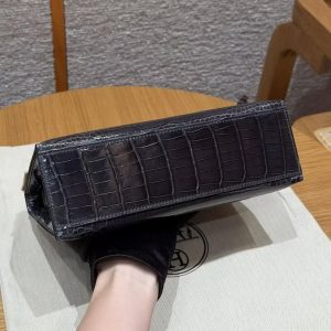 Hermes Kelly Pochette Handmade In Porosus Crocodile Leather from South Africa Gold Hardware 88 Graphite - Image 19