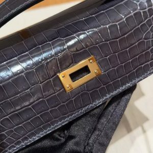 Hermes Kelly Pochette Handmade In Porosus Crocodile Leather from South Africa Gold Hardware 88 Graphite - Image 16