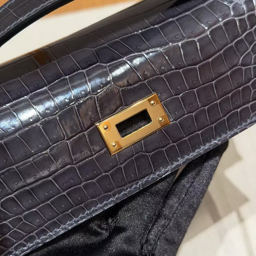 Hermes Kelly Pochette Handmade In Porosus Crocodile Leather from South Africa Gold Hardware 88 Graphite - Image 16