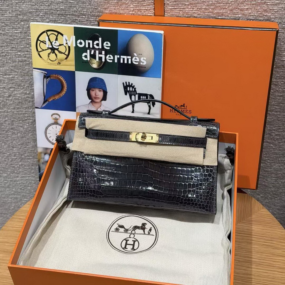 Hermes Kelly Pochette Handmade In Porosus Crocodile Leather from South Africa Gold Hardware 88 Graphite - Image 13