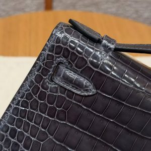Hermes Kelly Pochette Handmade In Porosus Crocodile Leather from South Africa Gold Hardware 88 Graphite - Image 4
