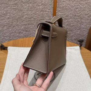 Hermes Kelly Pochette Handmade In Swift Calfskin Leather Gold Hardware 18 Etoupe - Image 19