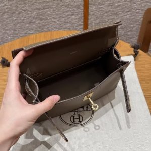 Hermes Kelly Pochette Handmade In Swift Calfskin Leather Gold Hardware 18 Etoupe - Image 17