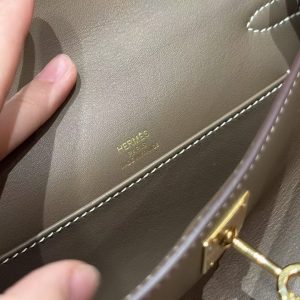 Hermes Kelly Pochette Handmade In Swift Calfskin Leather Gold Hardware 18 Etoupe - Image 16