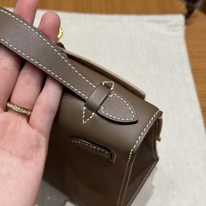 Hermes Kelly Pochette Handmade In Swift Calfskin Leather Gold Hardware 18 Etoupe - Image 4
