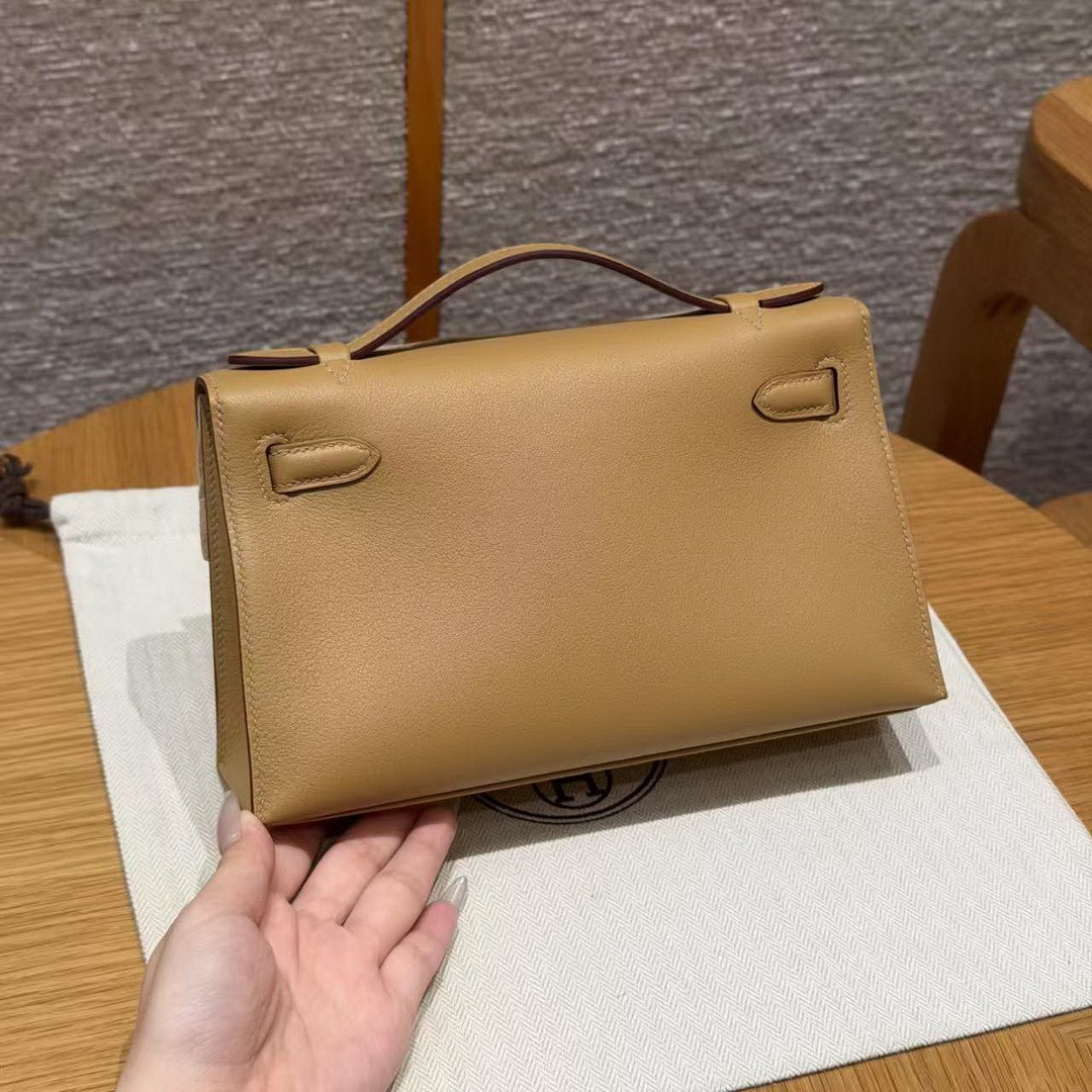 Hermes Kelly Pochette Handmade In Swift Calfskin Leather Gold Hardware 4B Biscuit - Image 2