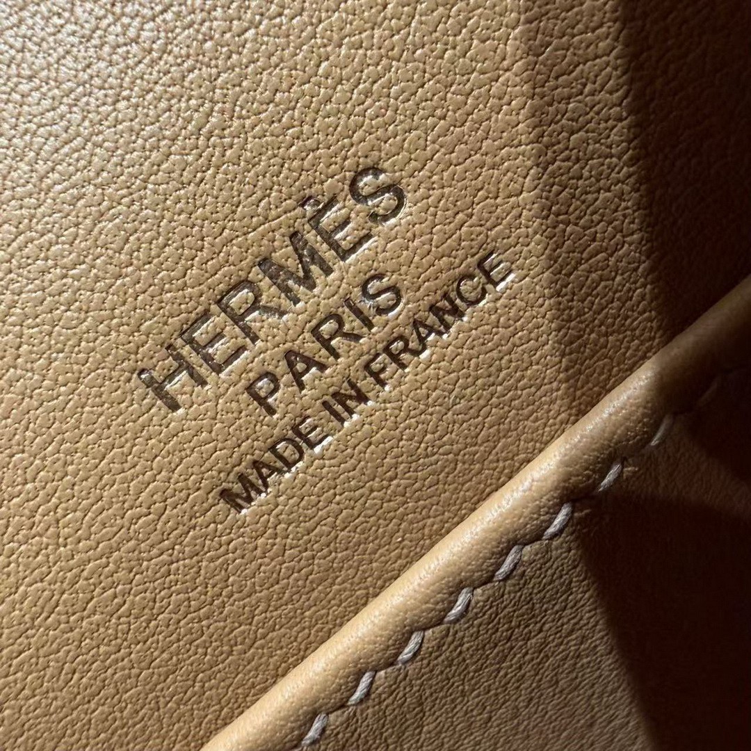 Hermes Kelly Pochette Handmade In Swift Calfskin Leather Gold Hardware 4B Biscuit - Image 15