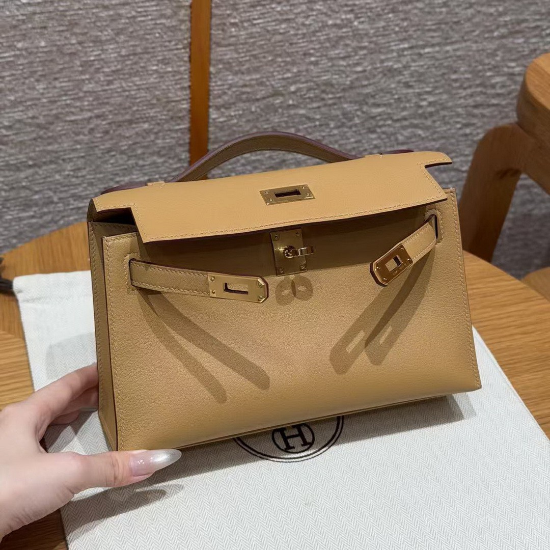 Hermes Kelly Pochette Handmade In Swift Calfskin Leather Gold Hardware 4B Biscuit - Image 11