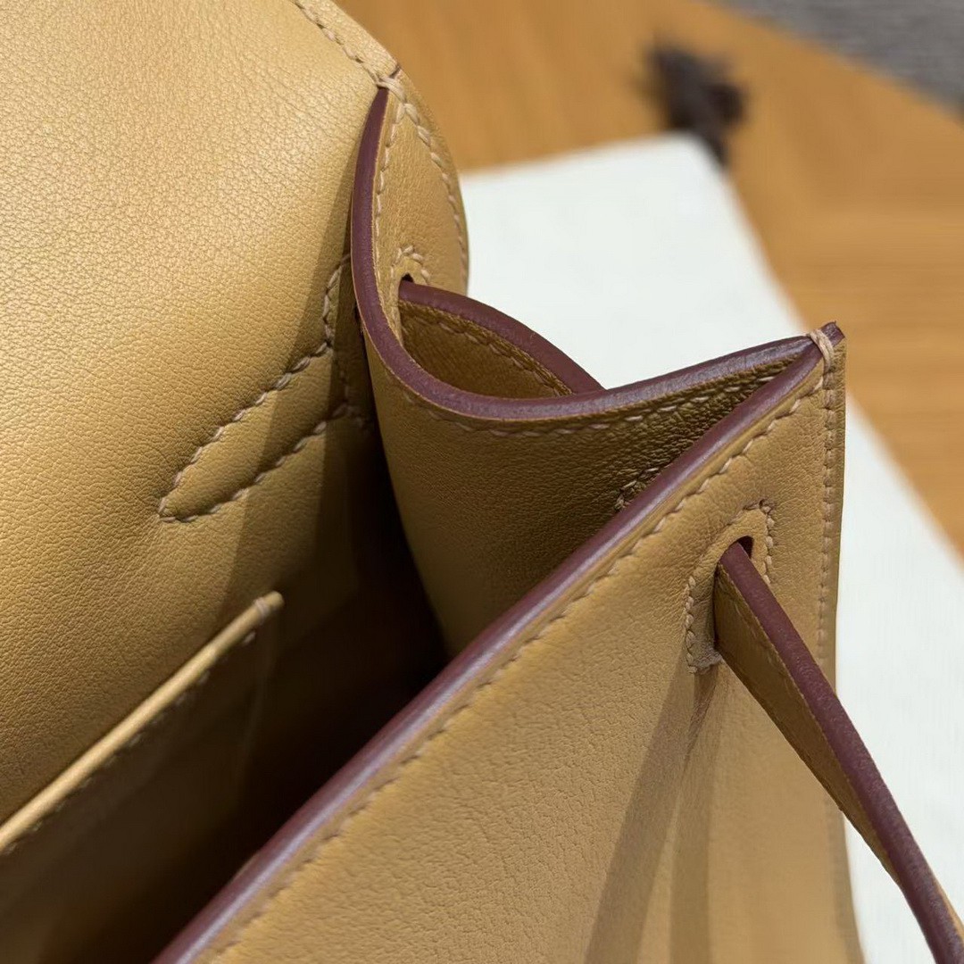 Hermes Kelly Pochette Handmade In Swift Calfskin Leather Gold Hardware 4B Biscuit - Image 6