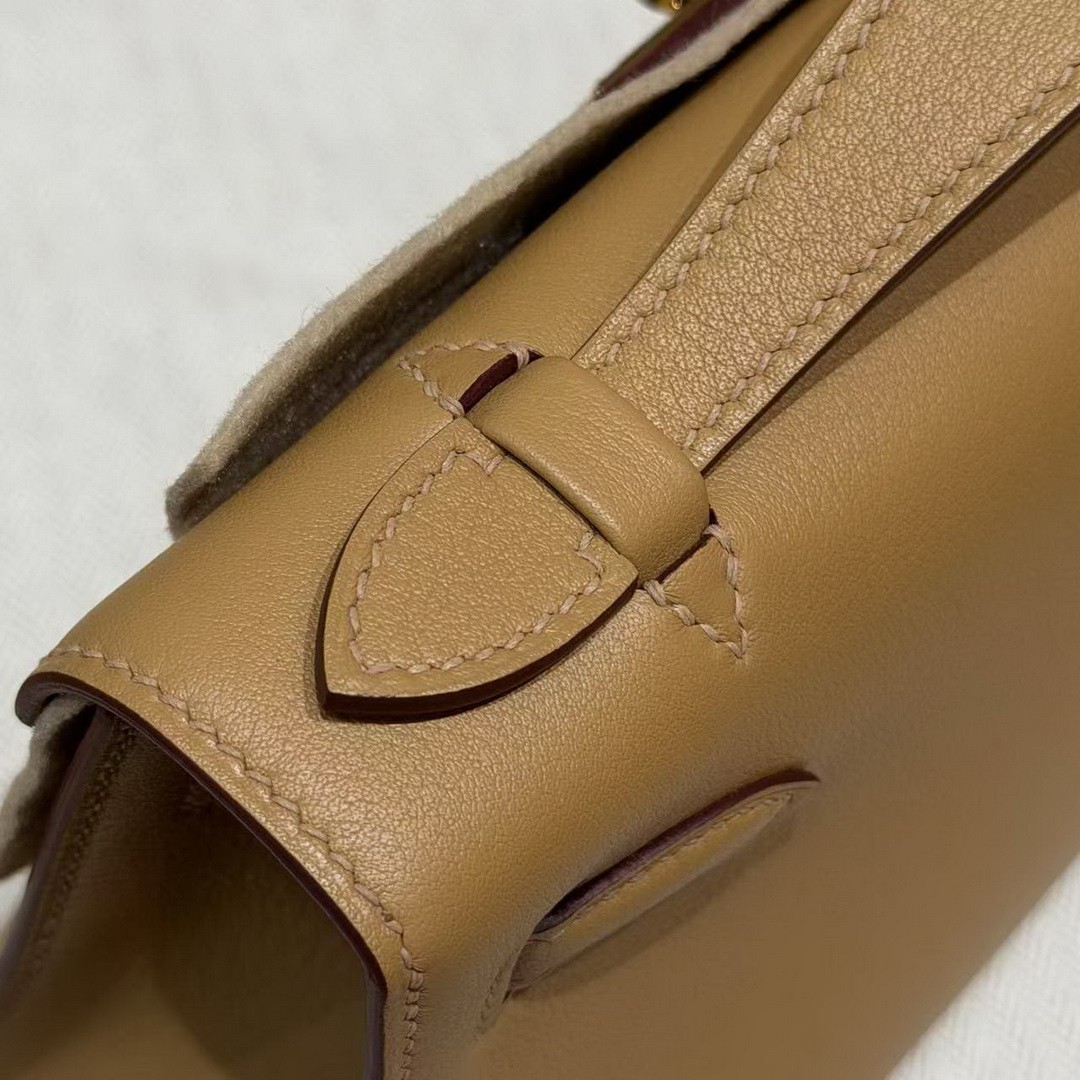Hermes Kelly Pochette Handmade In Swift Calfskin Leather Gold Hardware 4B Biscuit - Image 4