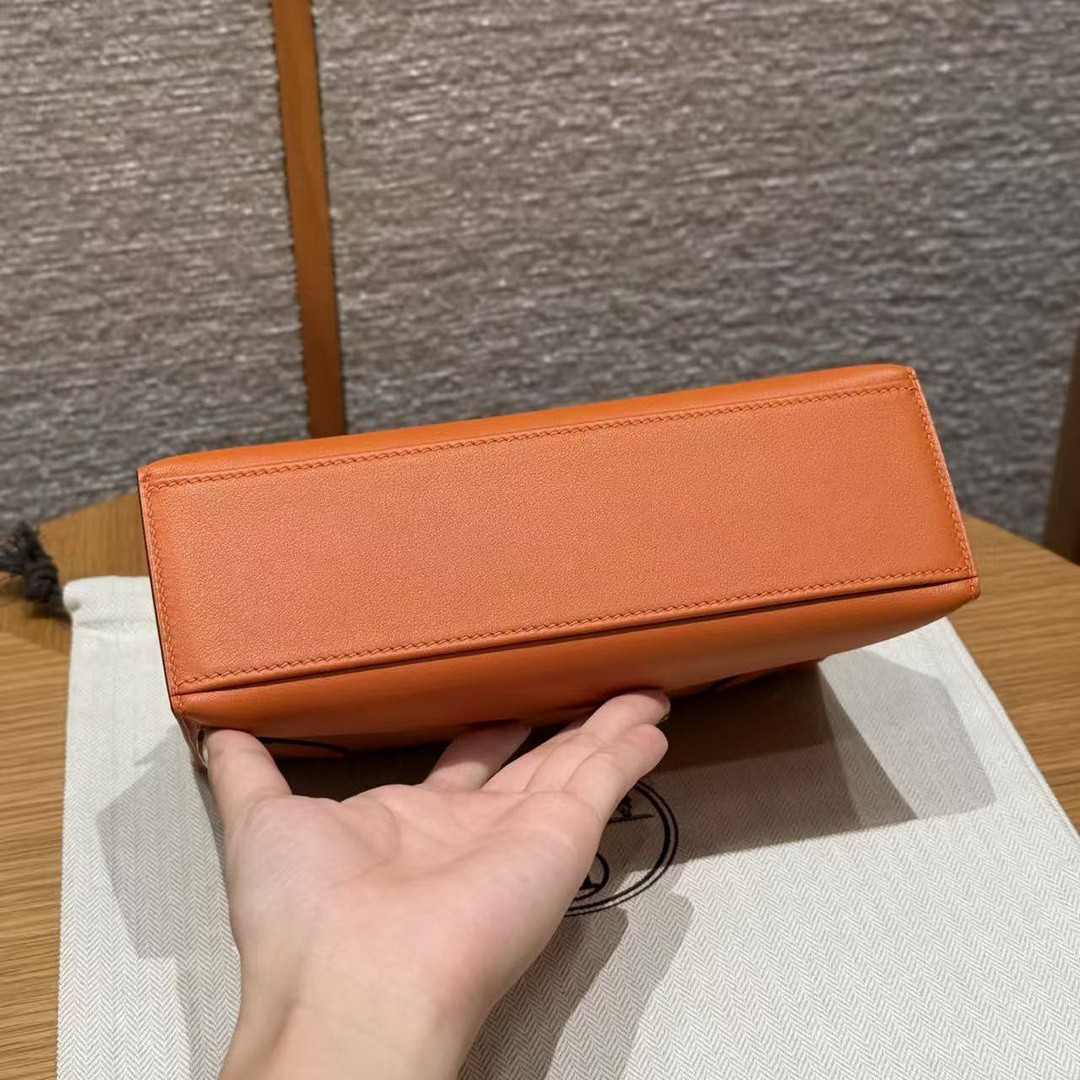 Hermes Kelly Pochette Handmade In Swift Calfskin Leather Gold Hardware 93 Orange - Image 16