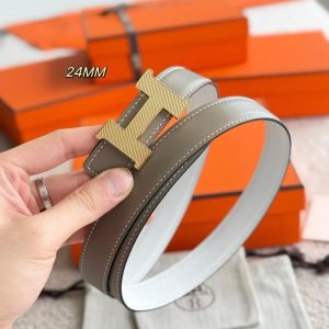 Hermes Mini Constance Guillochee Belt Buckle & Reversible Leather Strap 24 mm Swift and Epsom Calfskin Étoupe Blanc - Image 6