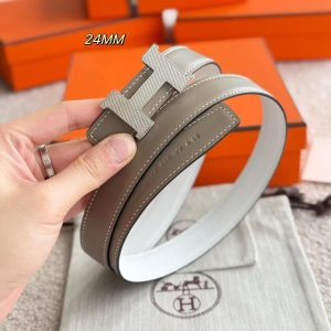 Hermes Mini Constance Guillochee Belt Buckle & Reversible Leather Strap 24 mm Swift and Epsom Calfskin Étoupe Blanc - Image 11