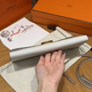 Hermes Maillon To Go Wallet Handmade In Epsom Calfskin Leather Gold Hardware M4 Gris Pale - Image 14