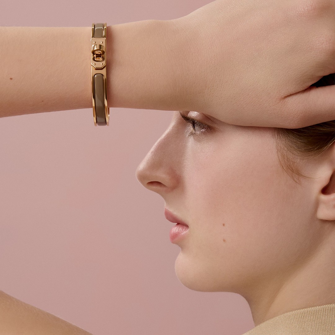 Hermes Mini Clic Kelly Bracelet Plain Enamel Rose Gold Étoupe H200004FO6EGM - Image 3