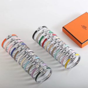 Alternative view of Hermes Mini Clic Kelly Bracelet Plain Enamel Rose Gold Noir H200004FO01GM