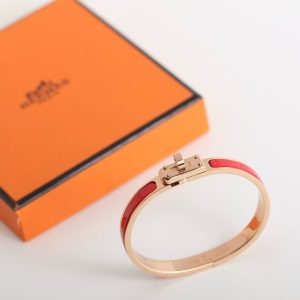 Hermes Mini Clic Kelly Bracelet Plain Enamel Yellow Gold Rouge Amarante H200004F 94GM - Image 11