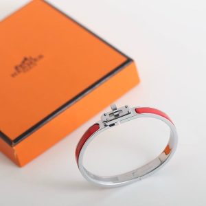 Hermes Mini Clic Kelly Bracelet Plain Enamel Yellow Gold Rouge Amarante H200004F 94GM - Image 10