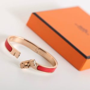 Hermes Mini Clic Kelly Bracelet Plain Enamel Yellow Gold Rouge Amarante H200004F 94GM - Image 7