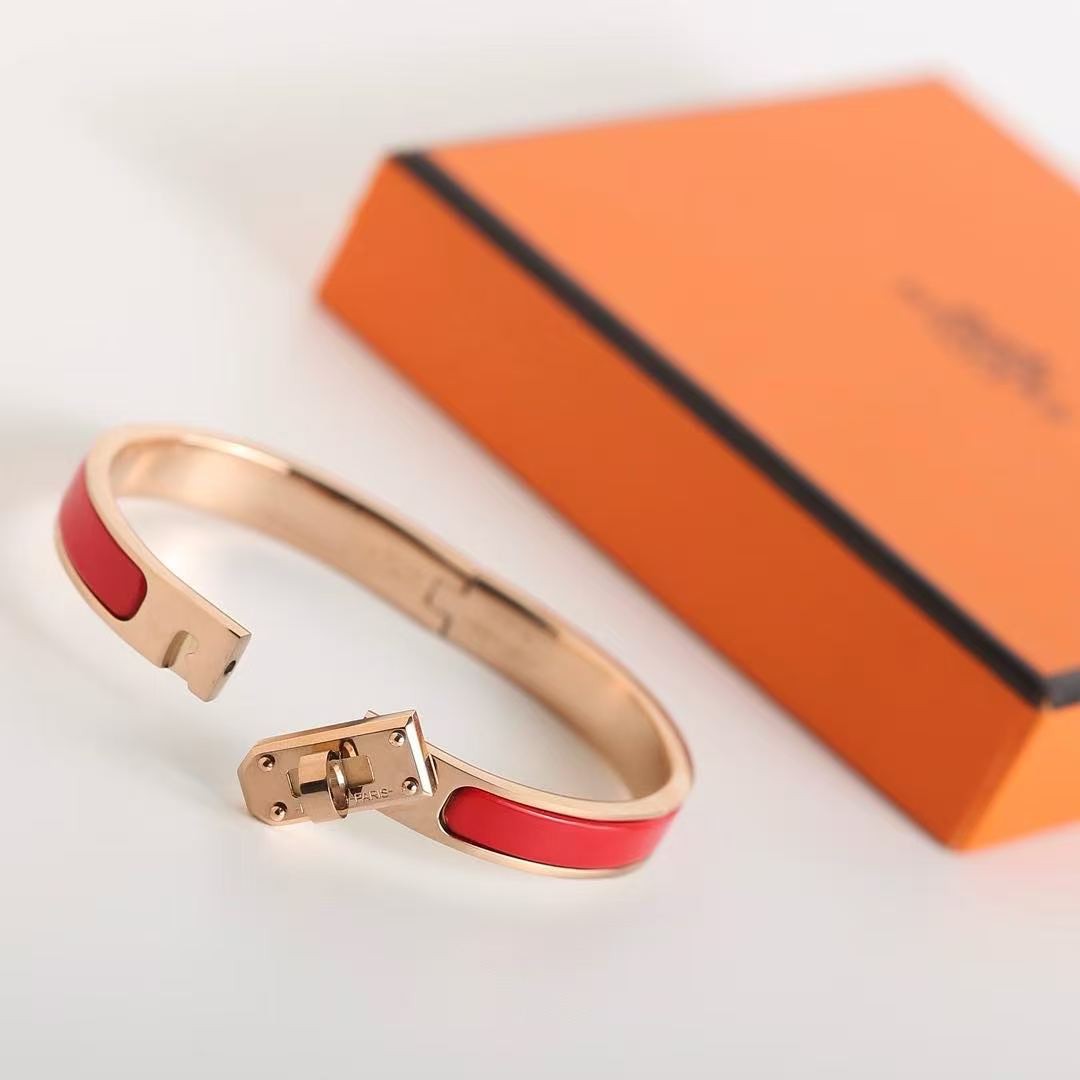 Hermes Mini Clic Kelly Bracelet Plain Enamel Yellow Gold Rouge Amarante H200004F 94GM - Image 7