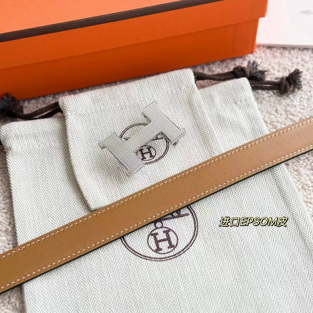 Hermes Mini Constance Guillochee Belt Buckle & Reversible Leather Strap 24 mm Swift and Epsom Calfskin Gold Blanc - Image 3