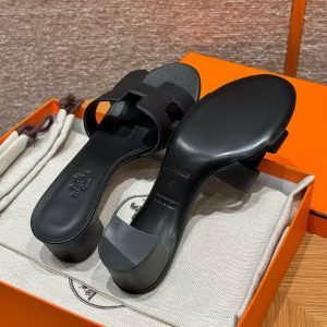 Hermes Oasis Sandal Women High Heel Sandal in Epsom Heritage Calfskin Black - Image 16