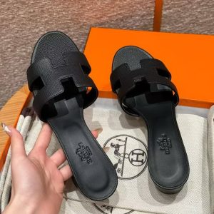Hermes Oasis Sandal Women High Heel Sandal in Epsom Heritage Calfskin Black - Image 15