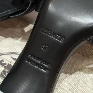 Hermes Oasis Sandal Women High Heel Sandal in Epsom Heritage Calfskin Black - Image 7