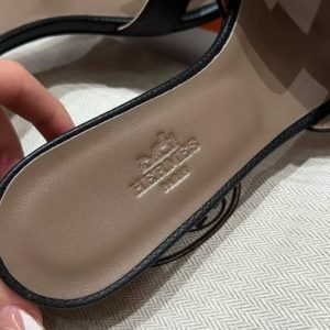 Hermes Oasis Sandal Women High Heel Sandal in Epsom Heritage Calfskin Black Etoupe - Image 11