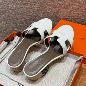 Alternative view of Hermes Oasis Sandal Women High Heel Sandal in Epsom Heritage Calfskin Blanc